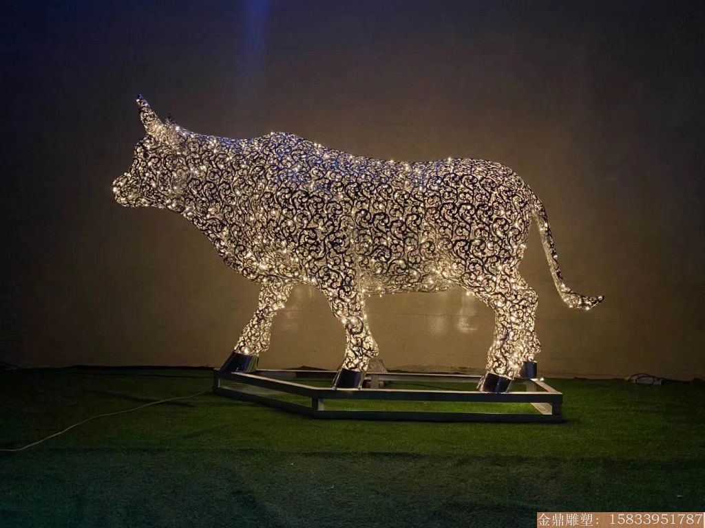 不锈钢镂空牛雕塑 发光动物牛雕塑